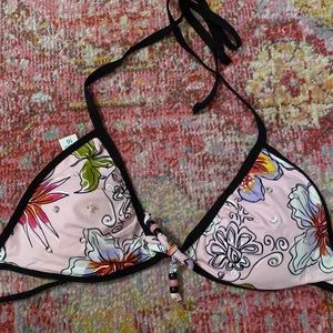 Kulu Atoll bikini top insanely beautiful